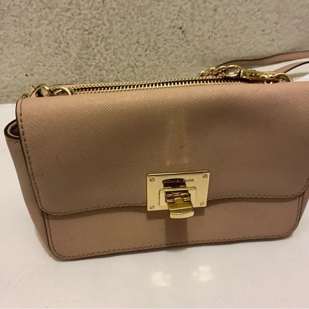Michael Kors stylish crossbody